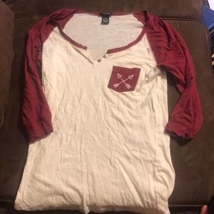 Baseball Style Tee with Arrow Pocket Detail